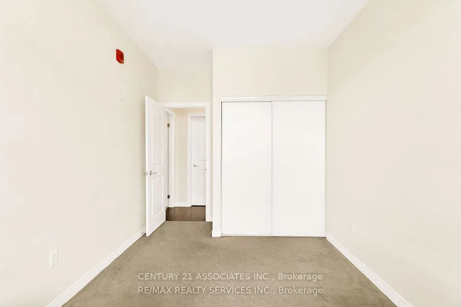 216 Oak Park Boulevard, #420