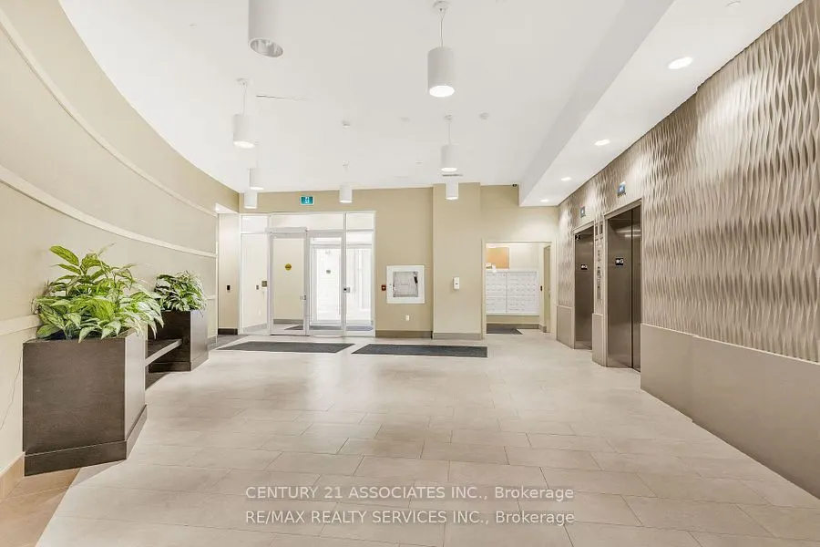 216 Oak Park Boulevard, #420