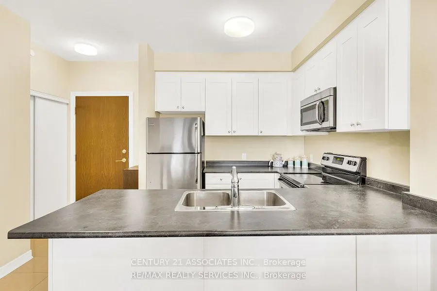 216 Oak Park Boulevard, #420