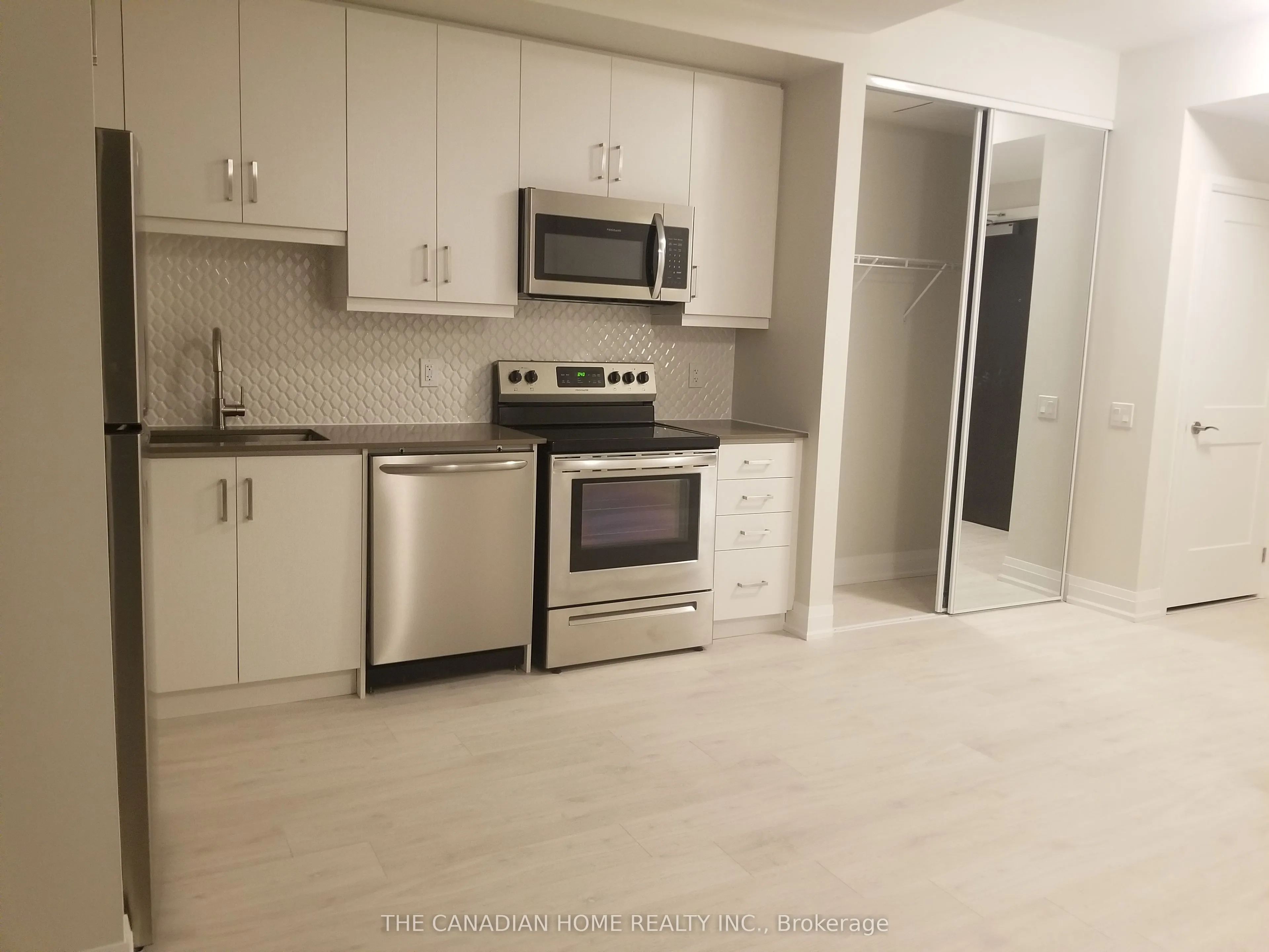 15 LYNCH Street, #1403