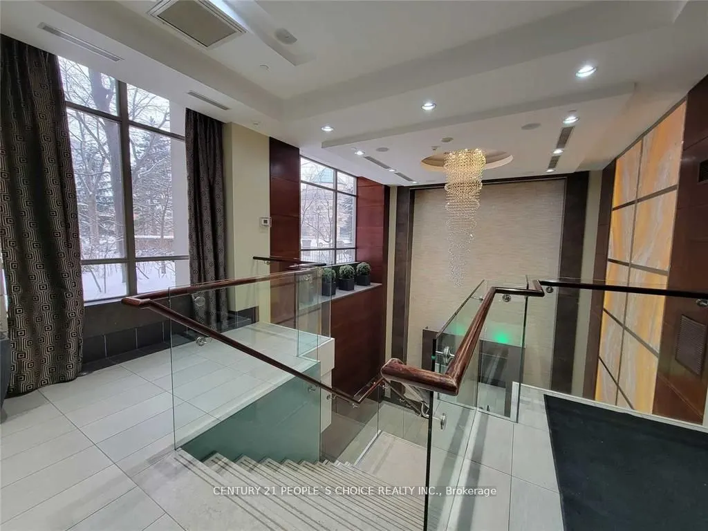 310 Burnhamthorpe Road W, #2312