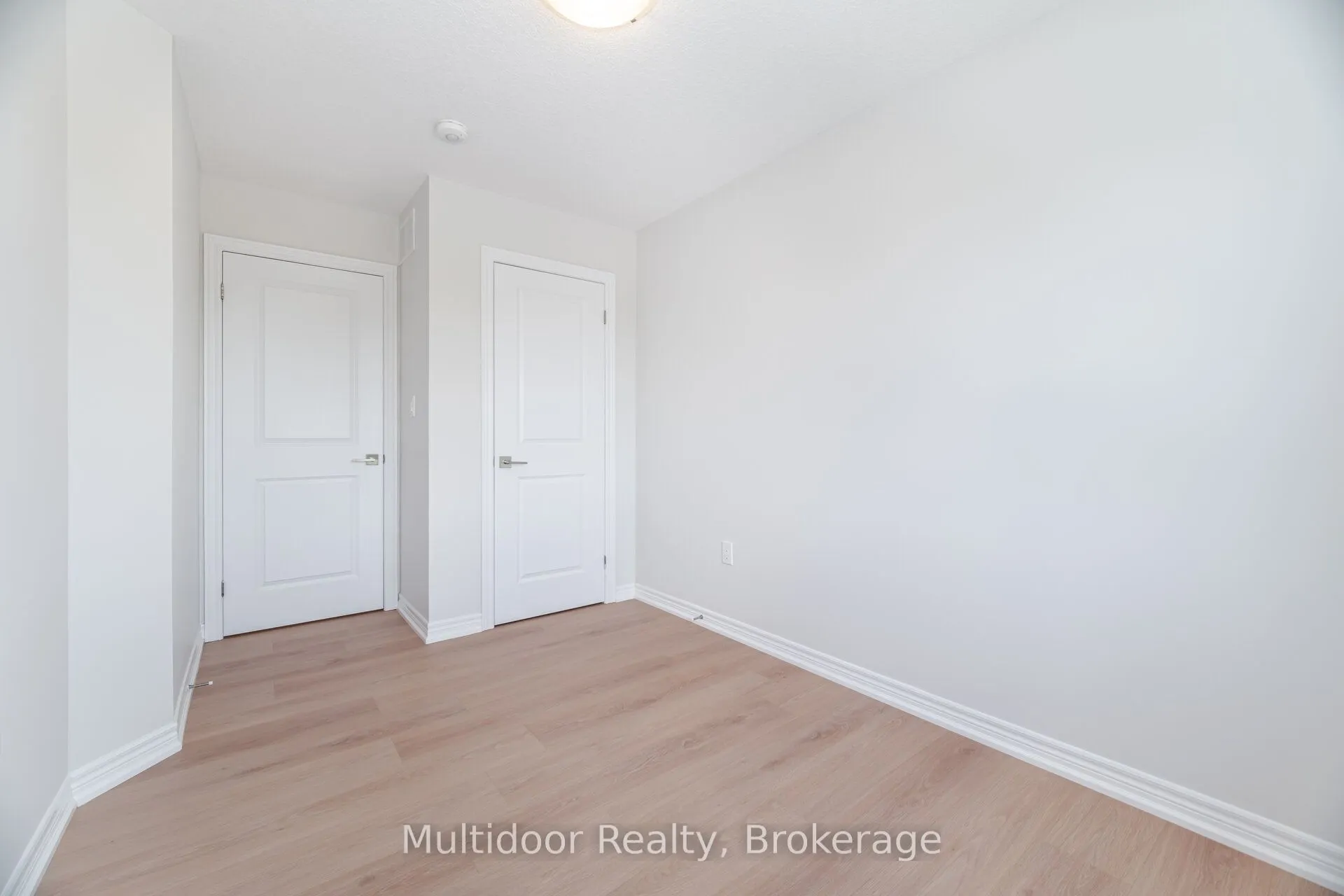 445 Ontario Street S, #52