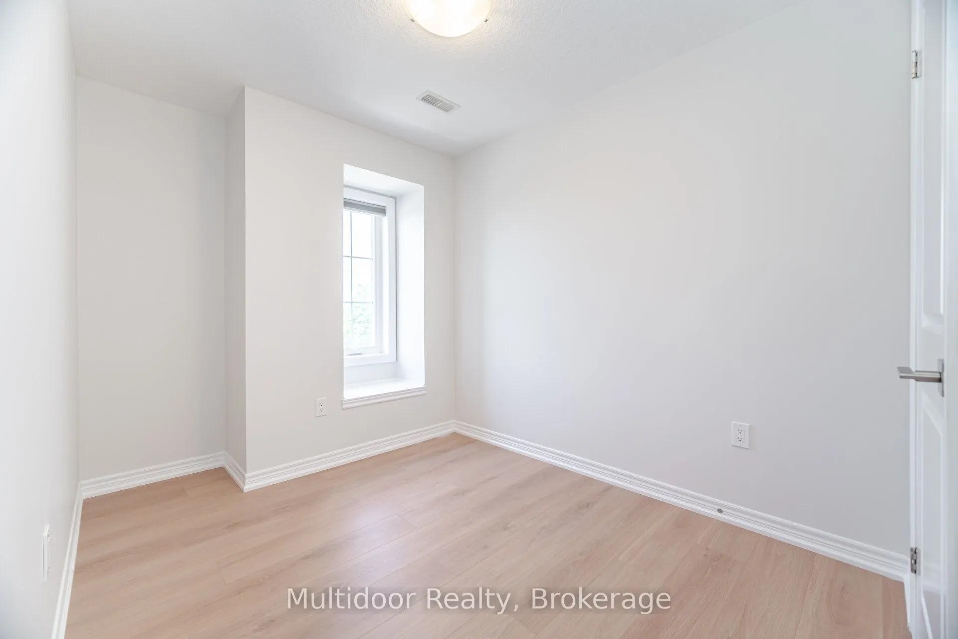 445 Ontario Street S, #52