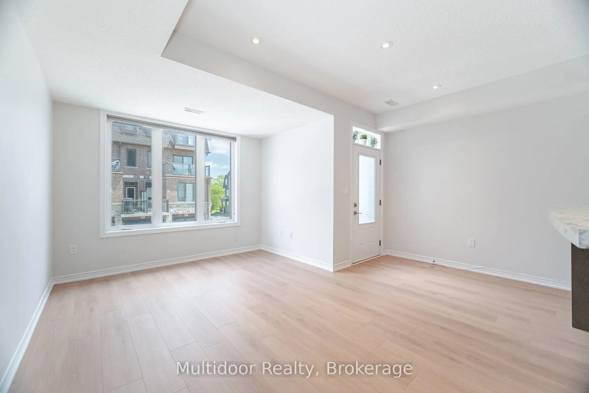 445 Ontario Street S, #52