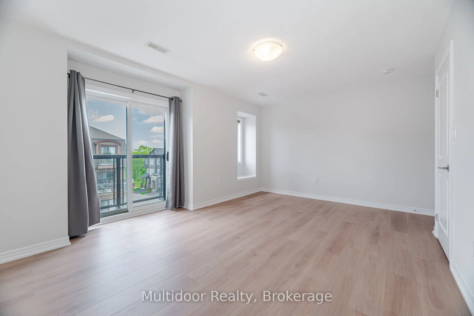 445 Ontario Street S, #52
