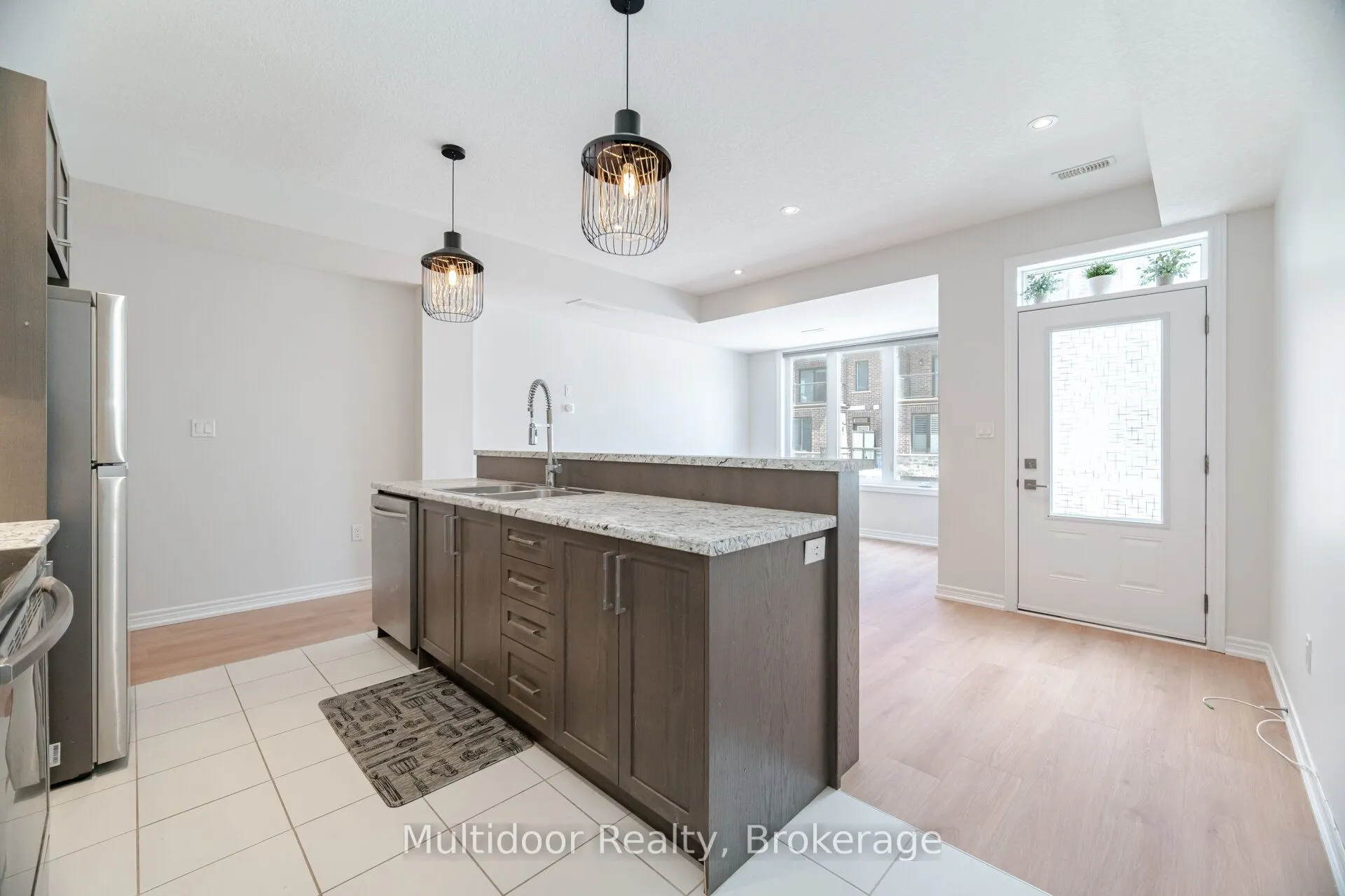 445 Ontario Street S, #52