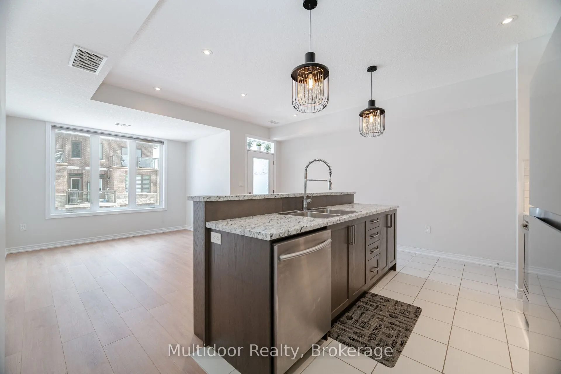 445 Ontario Street S, #52