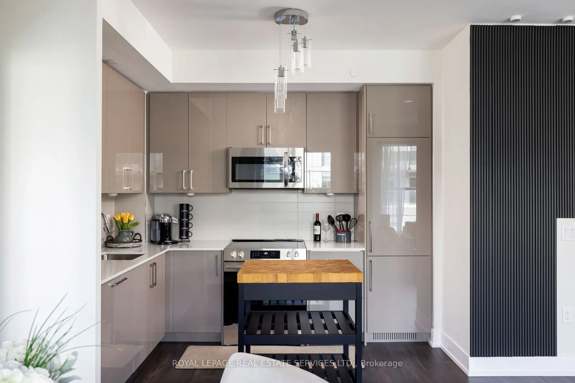 2450 Old Bronte Road, #720