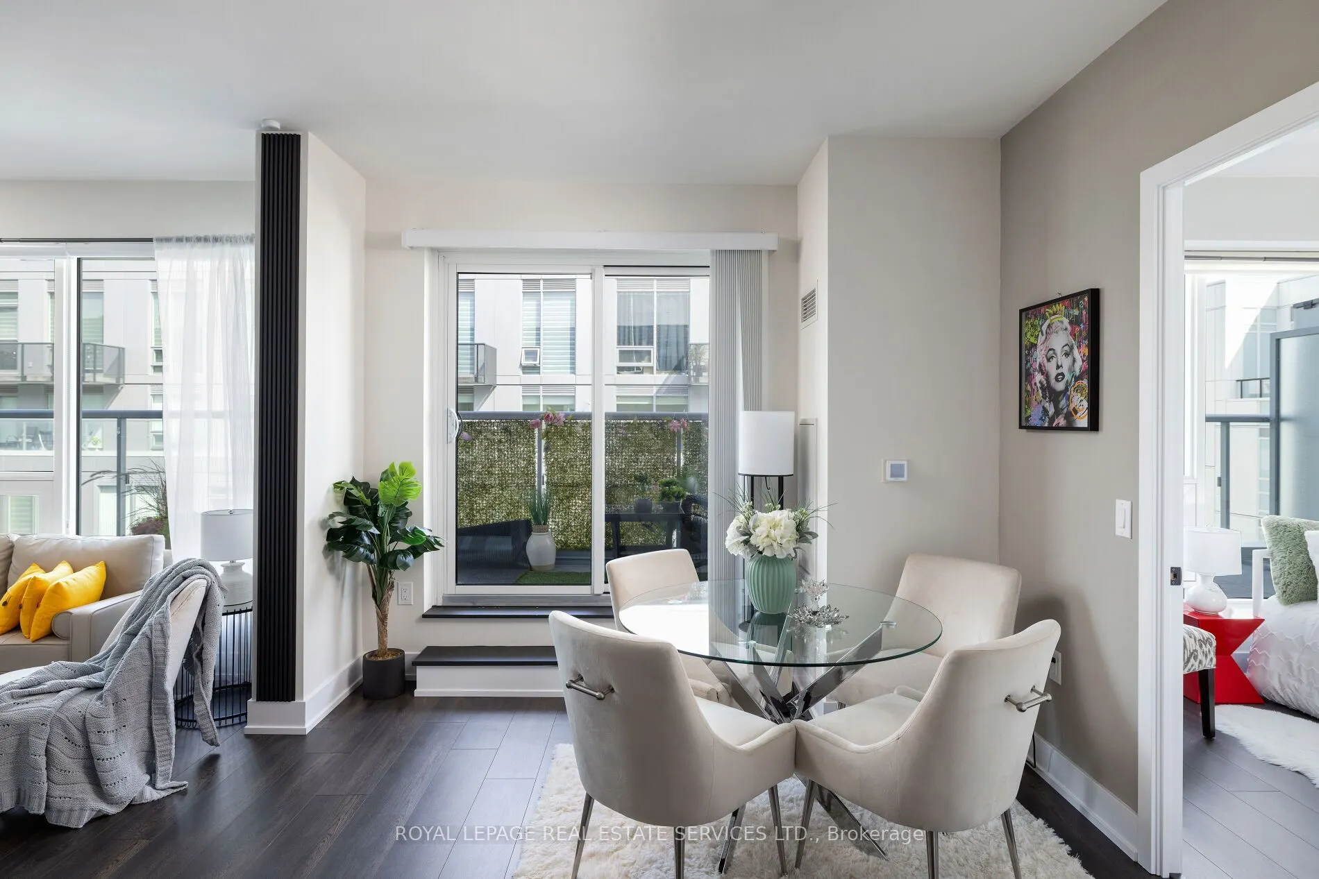 2450 Old Bronte Road, #720