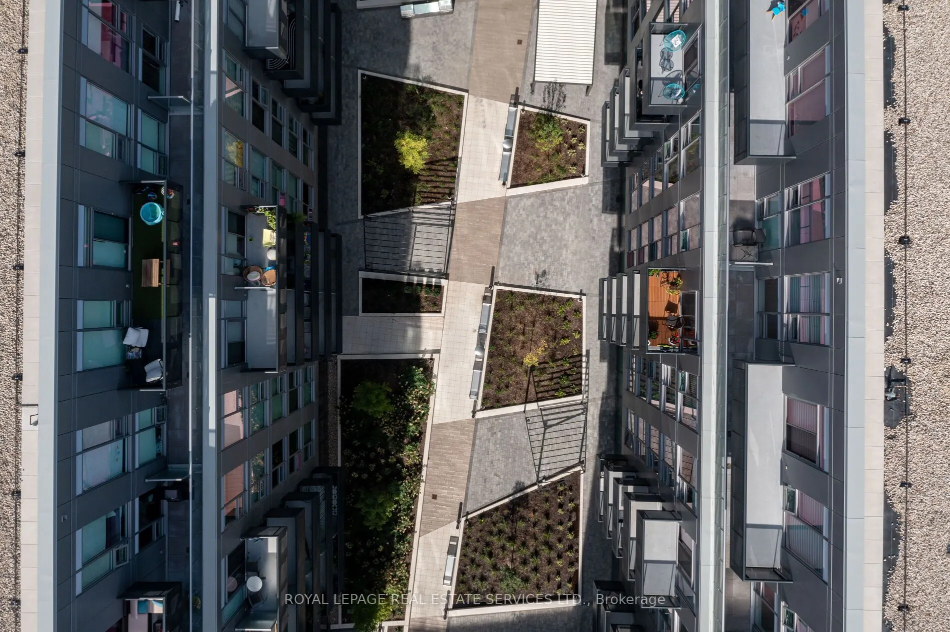 2450 Old Bronte Road, #720