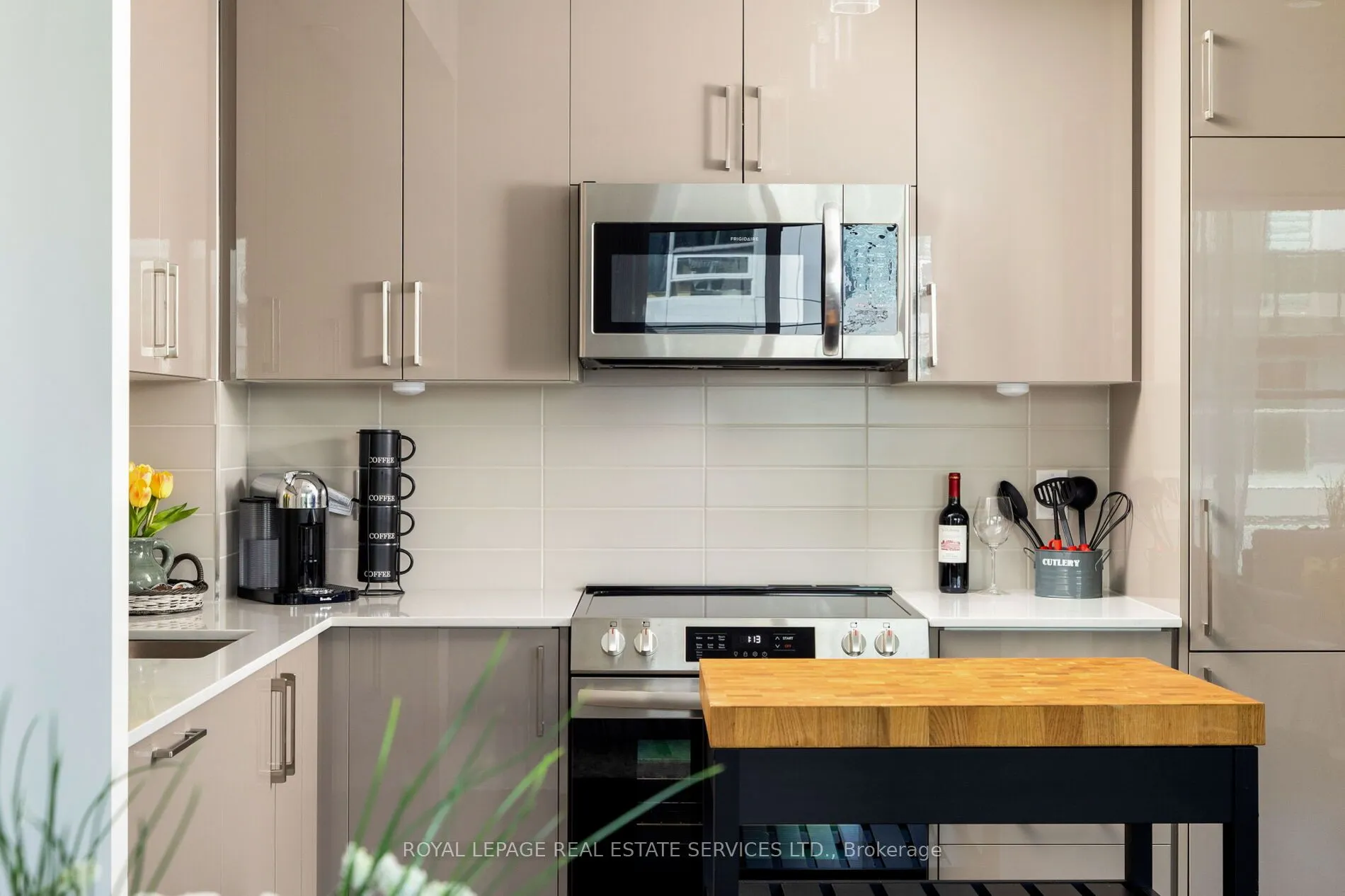 2450 Old Bronte Road, #720