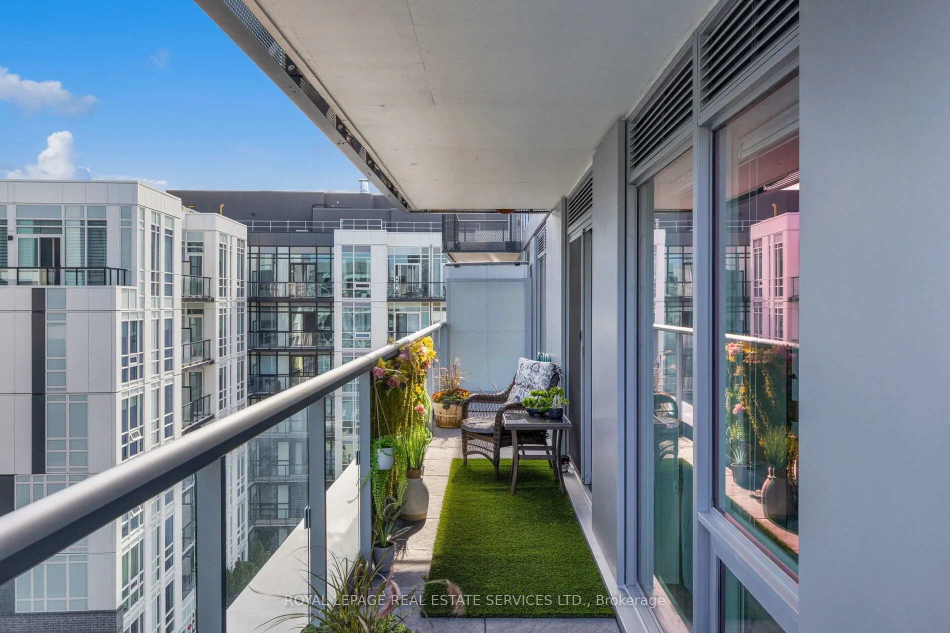 2450 Old Bronte Road, #720