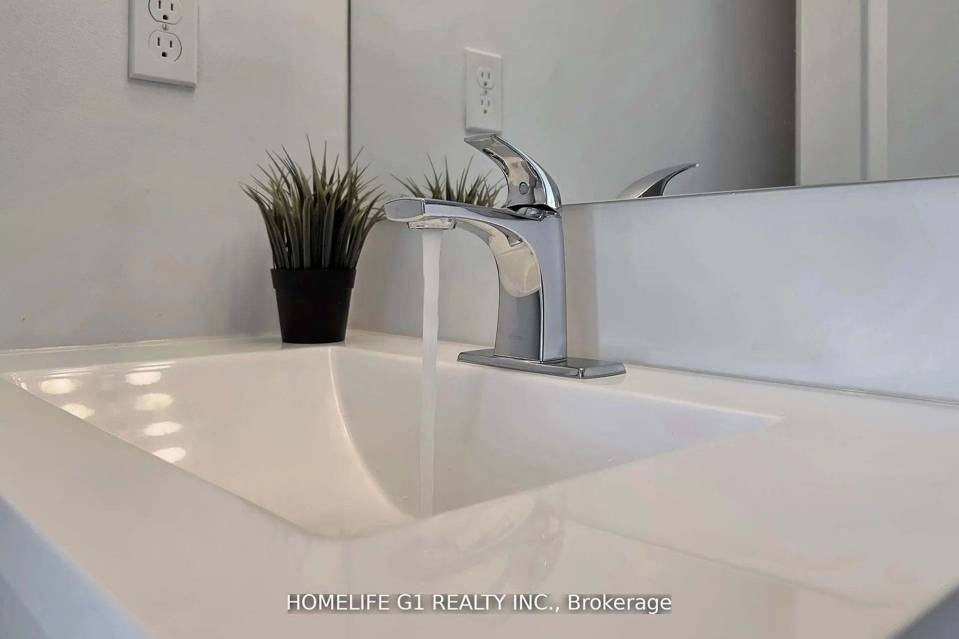 50 Kingsbridge Garden Circle, #1111