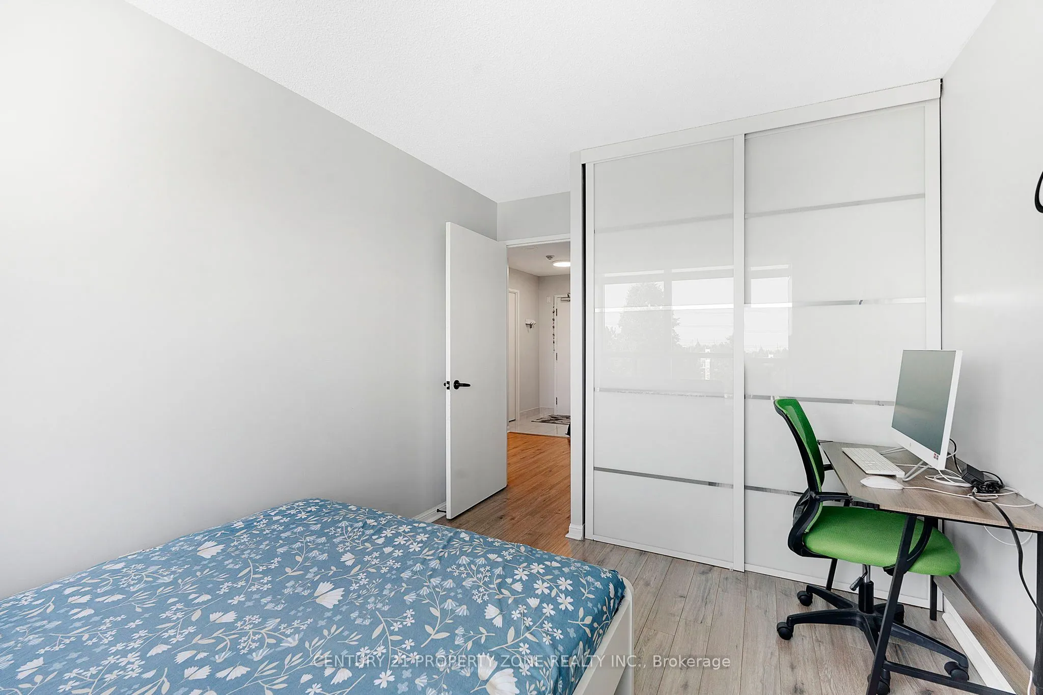 10 Laurelcrest Street, #407