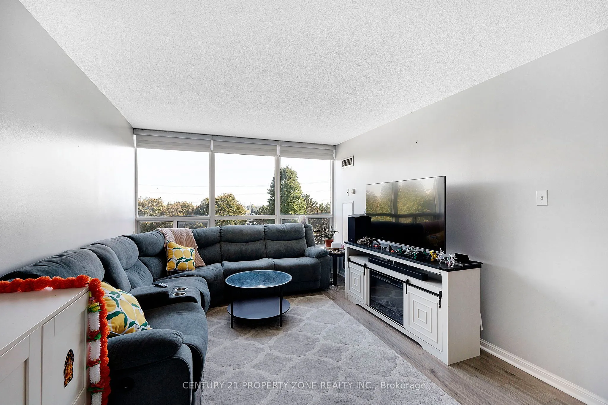 10 Laurelcrest Street, #407