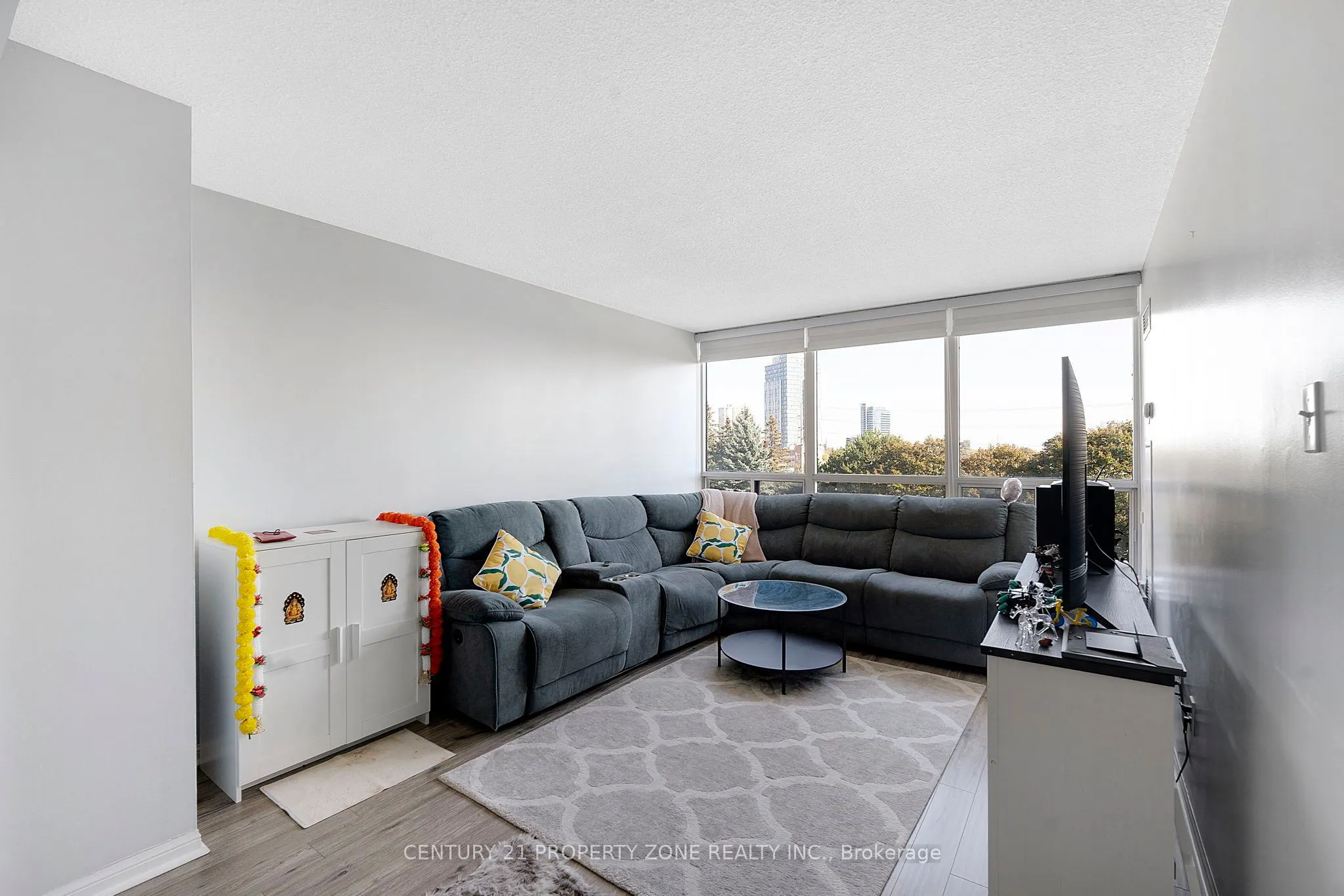 10 Laurelcrest Street, #407