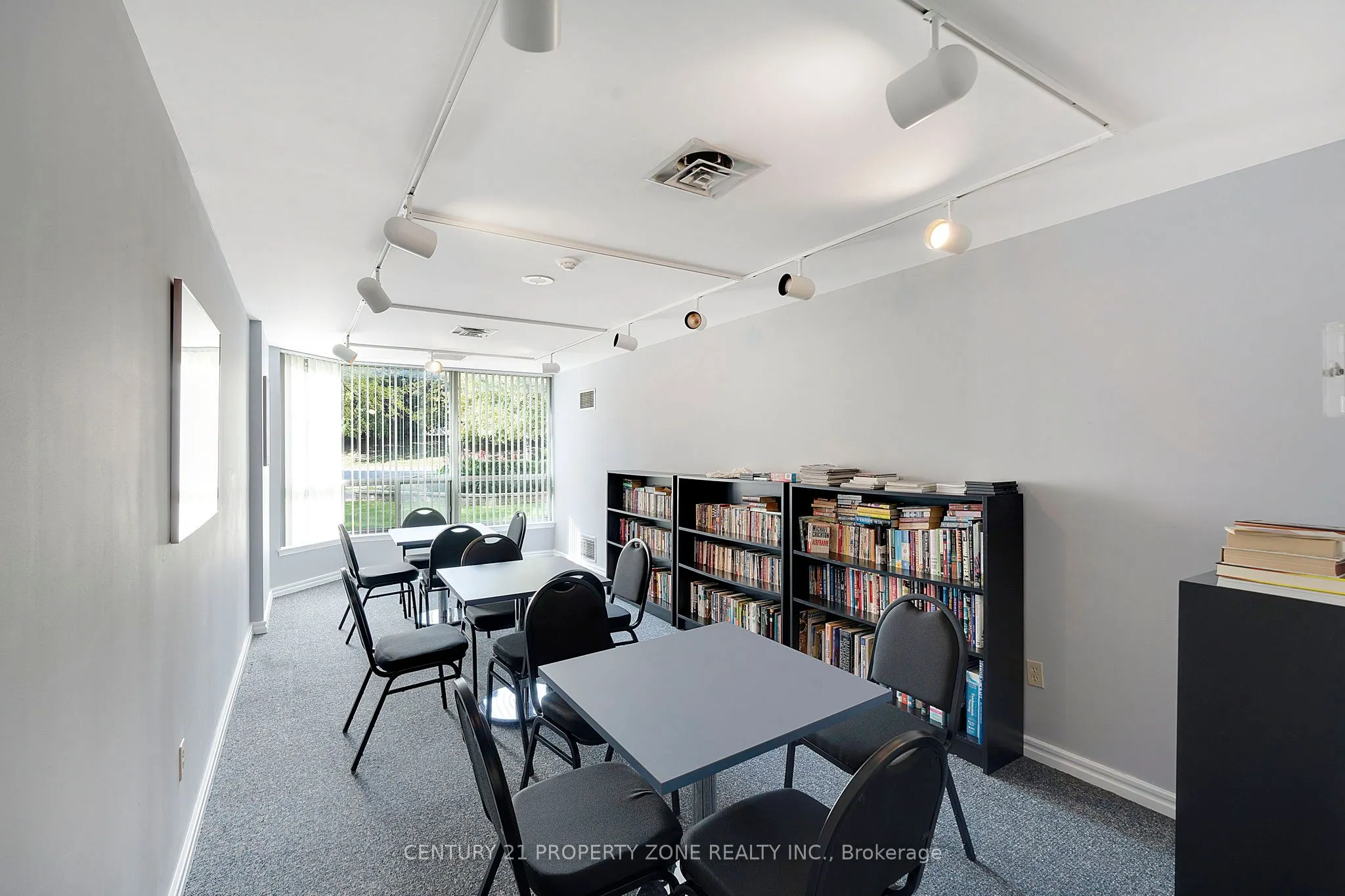 10 Laurelcrest Street, #407