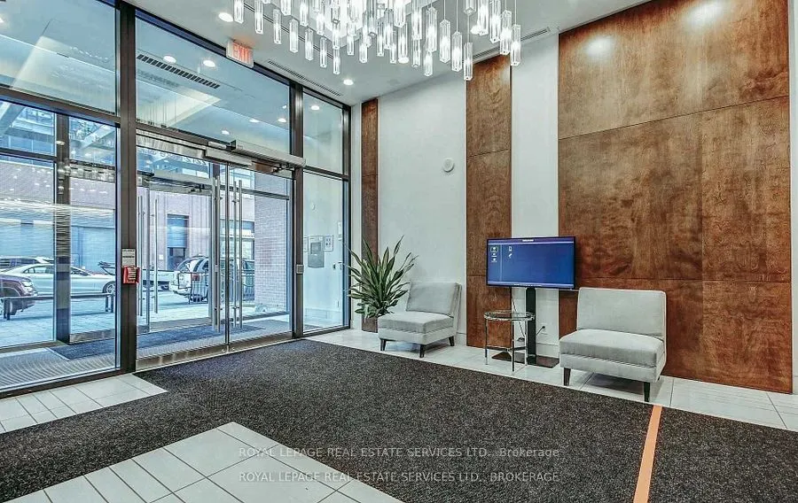 2212 Lakeshore Boulevard, #804