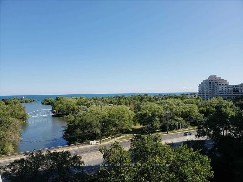 2212 Lakeshore Boulevard, #804