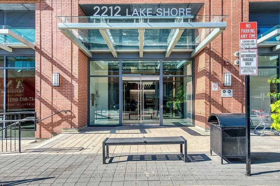 2212 Lakeshore Boulevard, #804