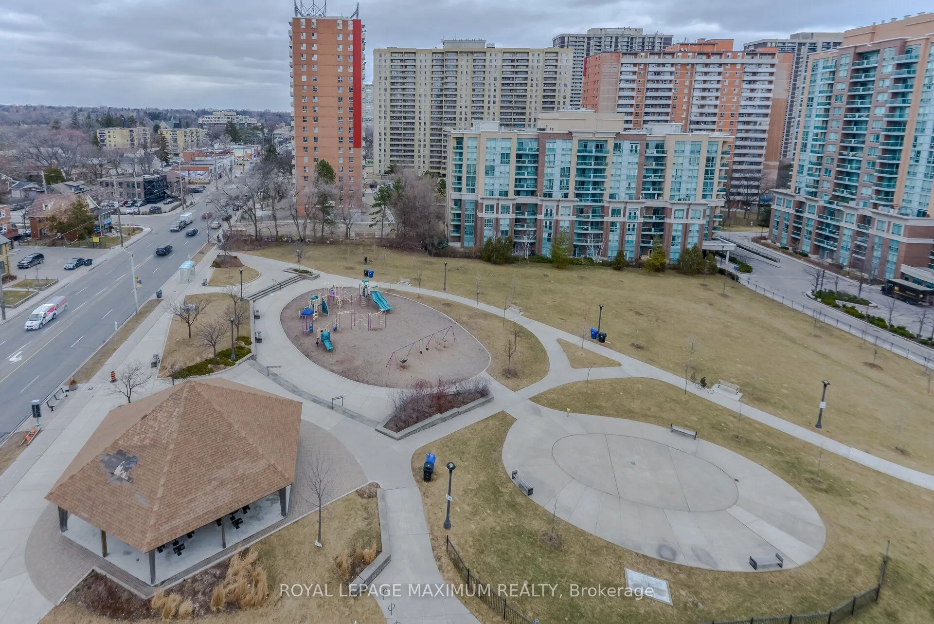 5101 Dundas Street W, #511