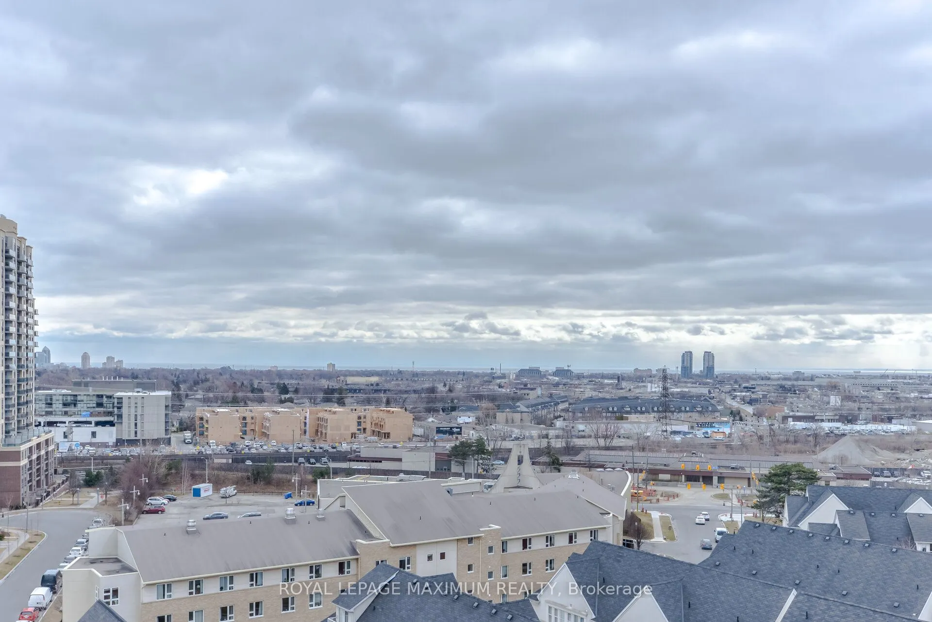 5101 Dundas Street W, #511