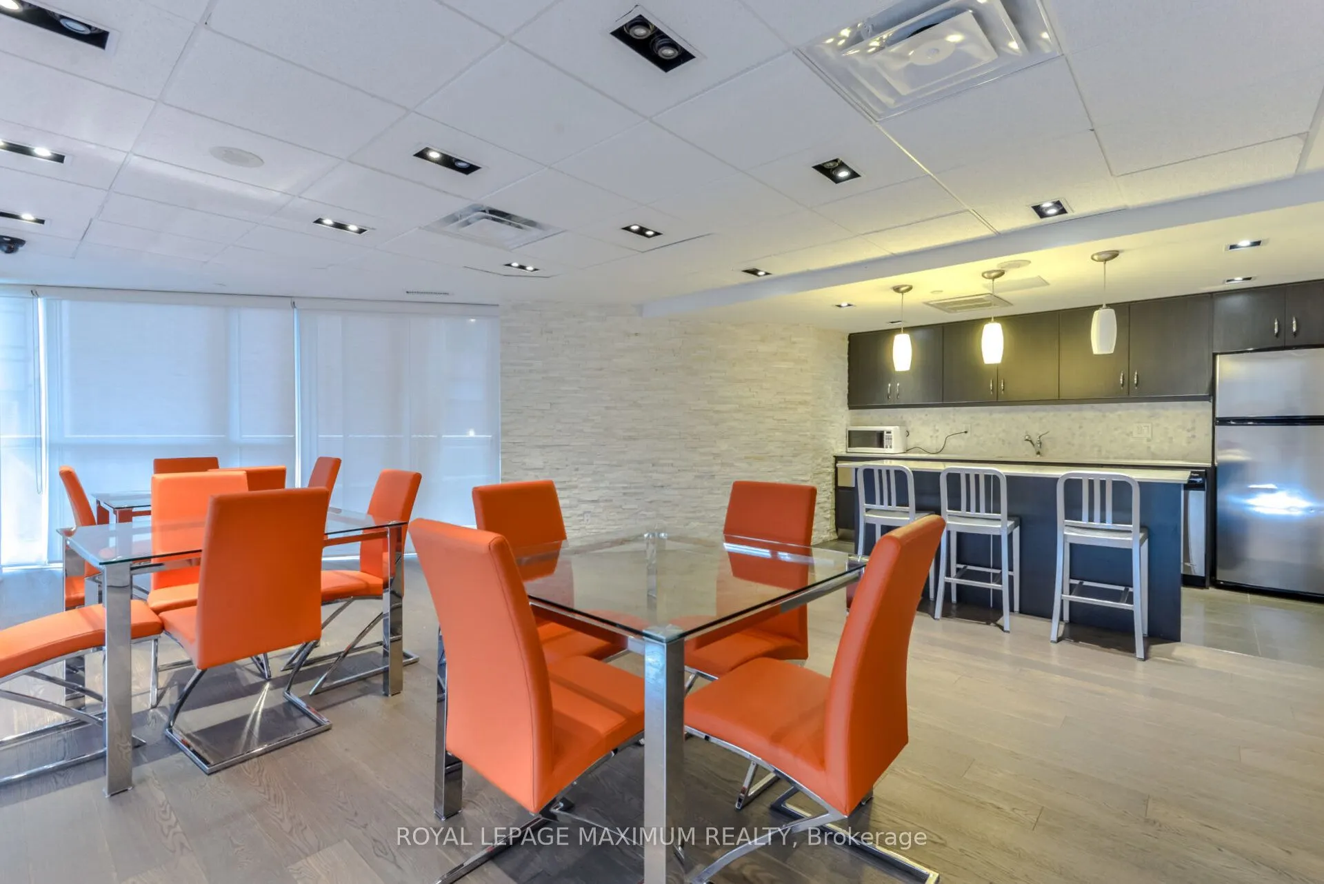 5101 Dundas Street W, #511