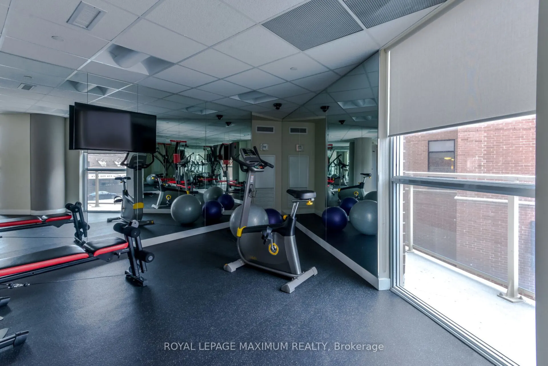 5101 Dundas Street W, #511