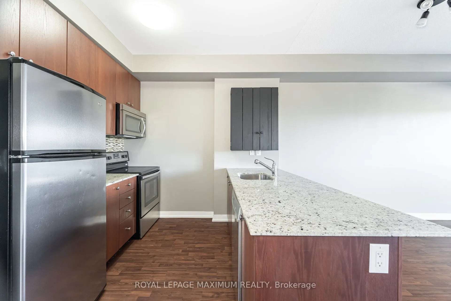 5101 Dundas Street W, #511