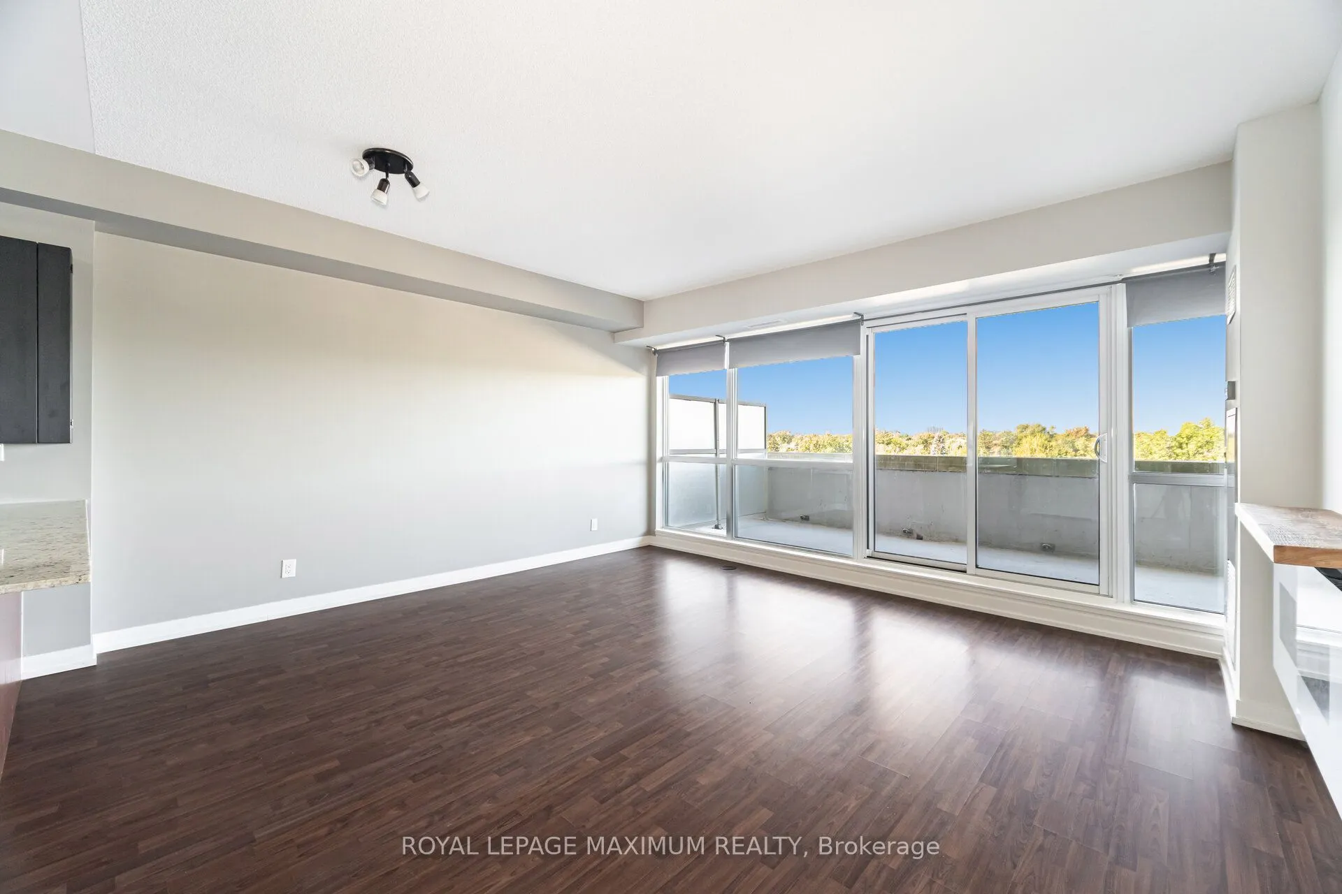 5101 Dundas Street W, #511