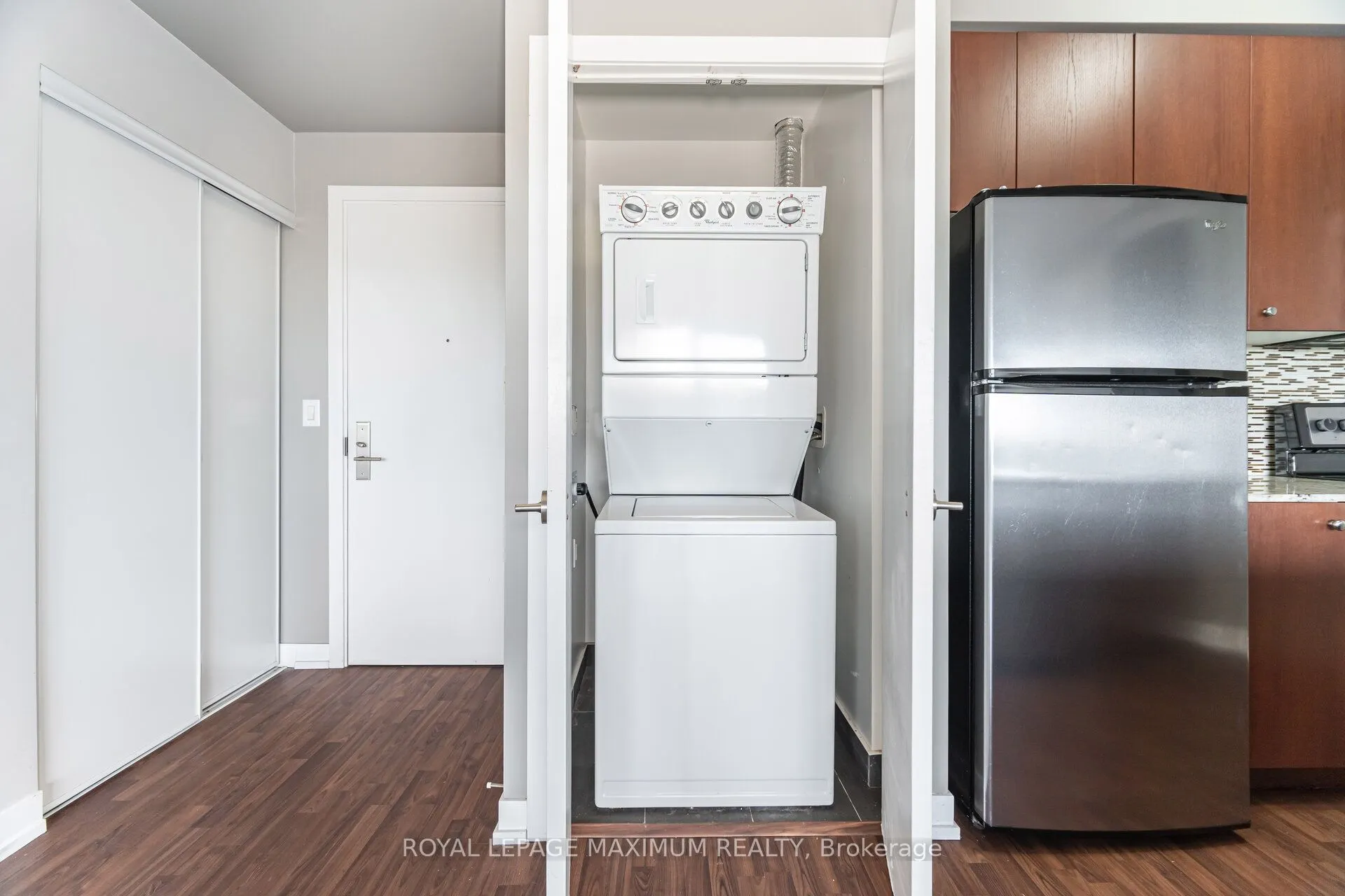 5101 Dundas Street W, #511