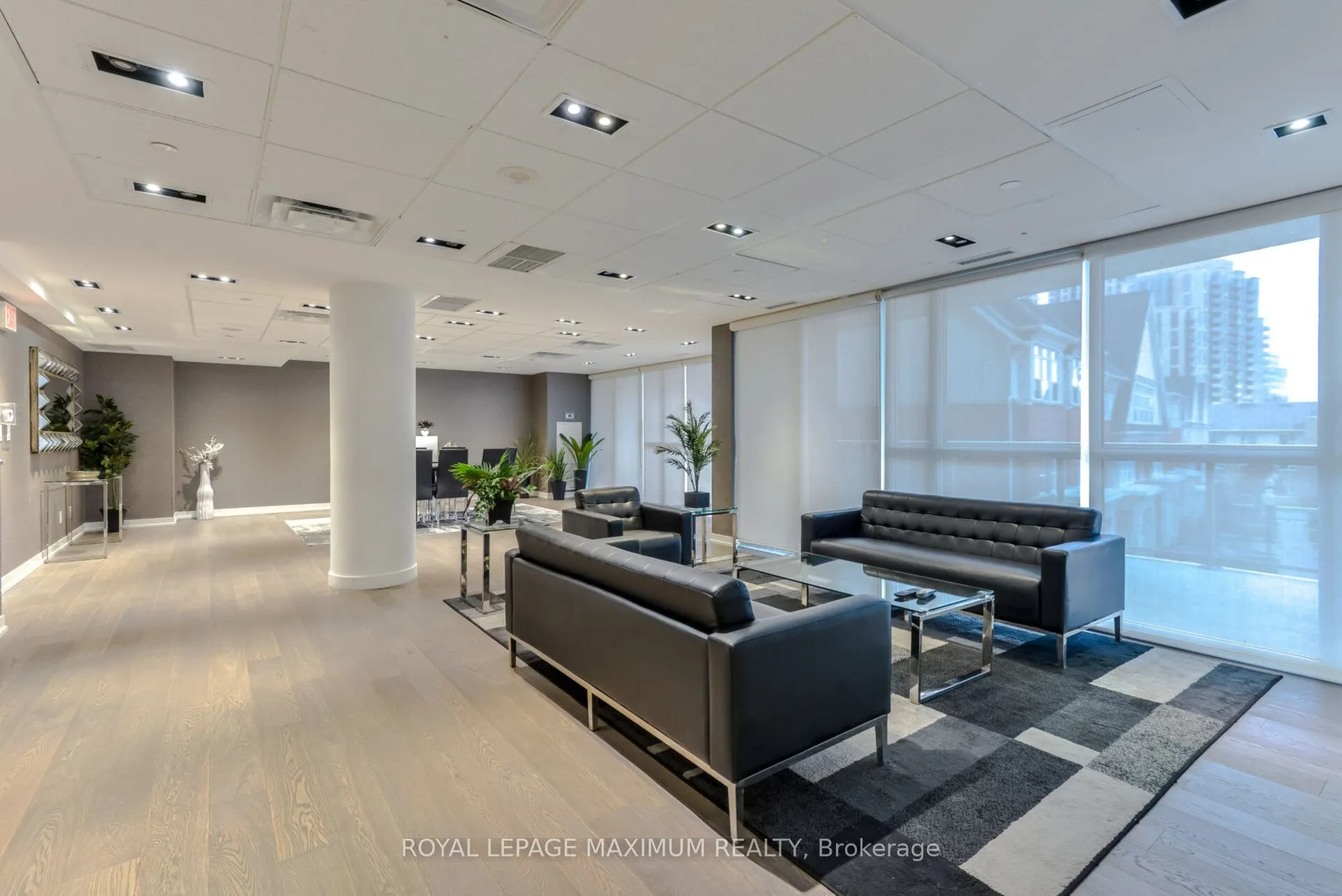 5101 Dundas Street W, #511
