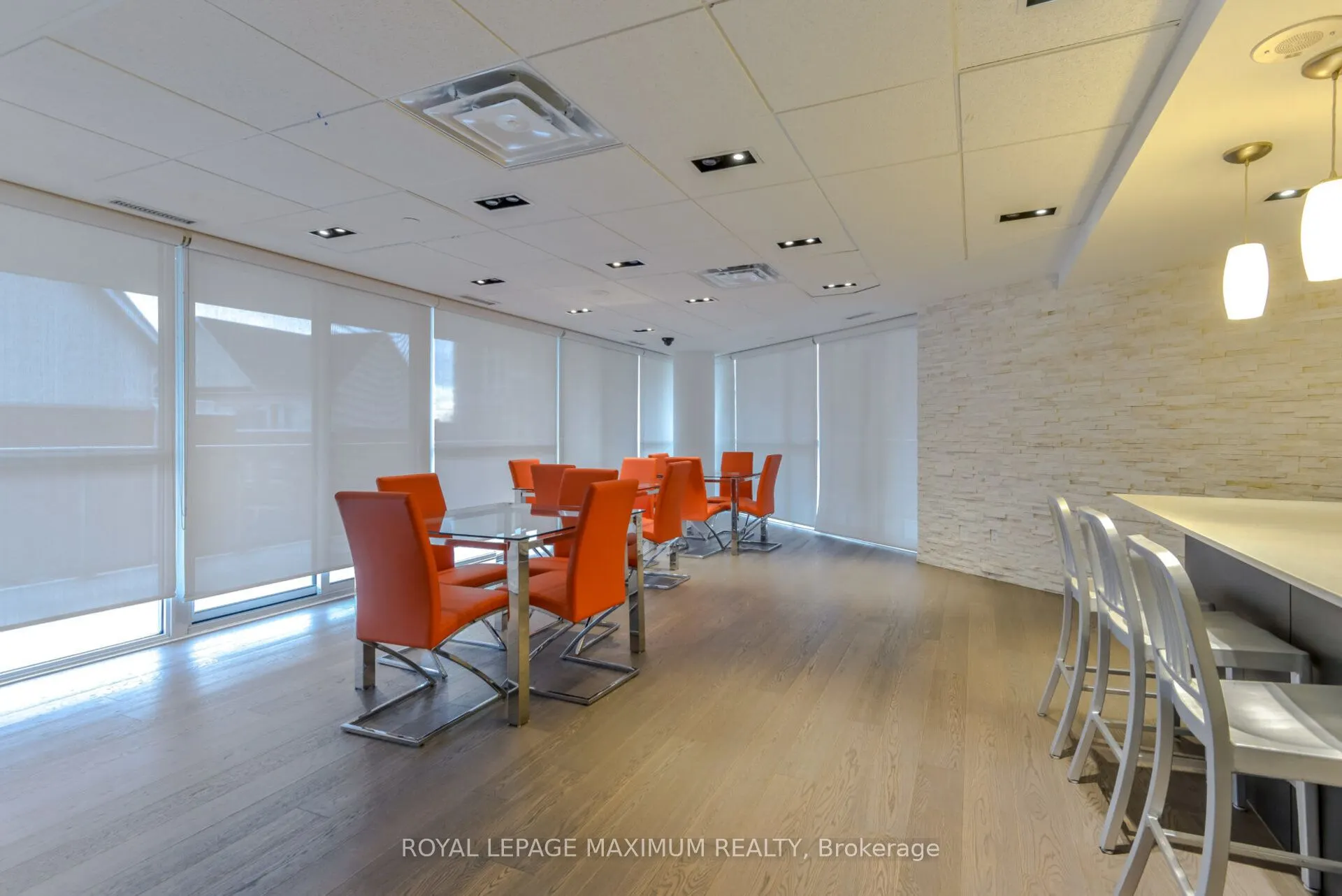 5101 Dundas Street W, #511