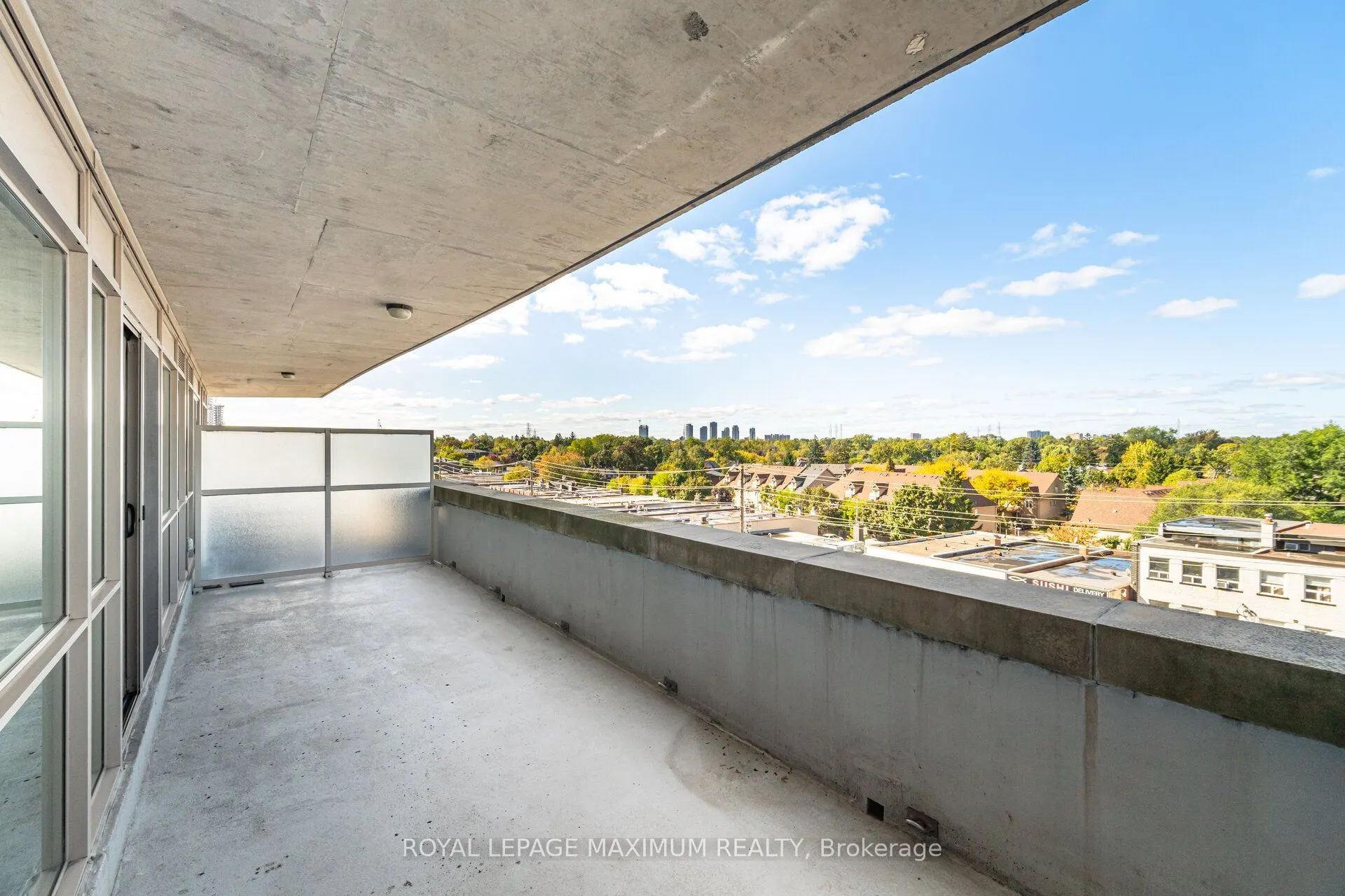 5101 Dundas Street W, #511