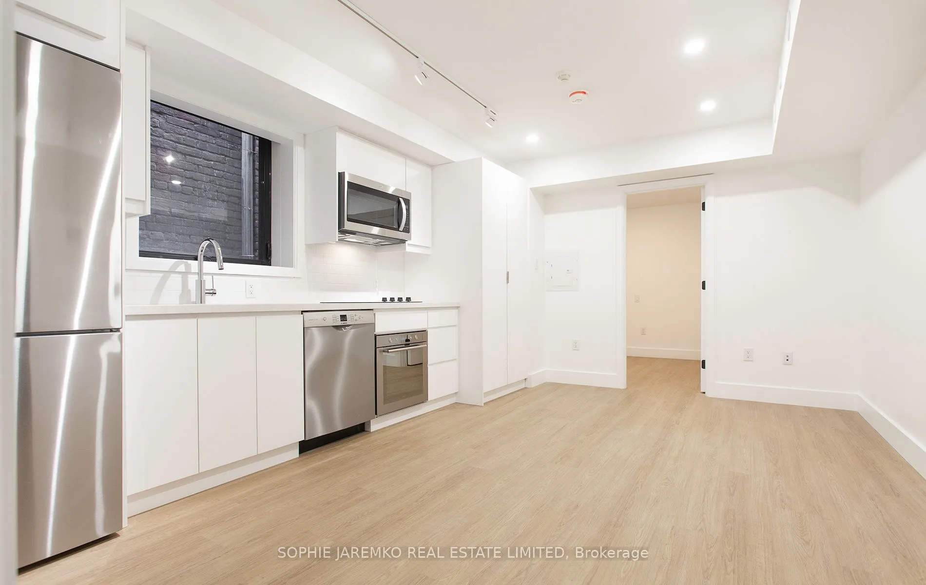 415 Roncesvalles Avenue, #2