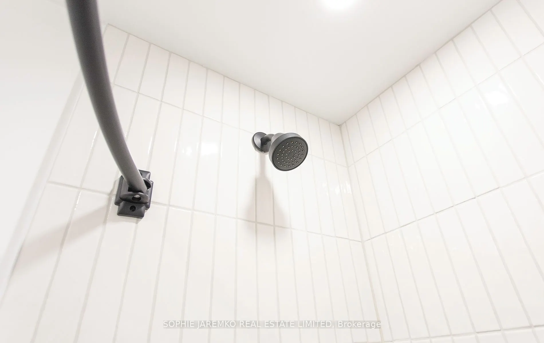 415 Roncesvalles Avenue, #2