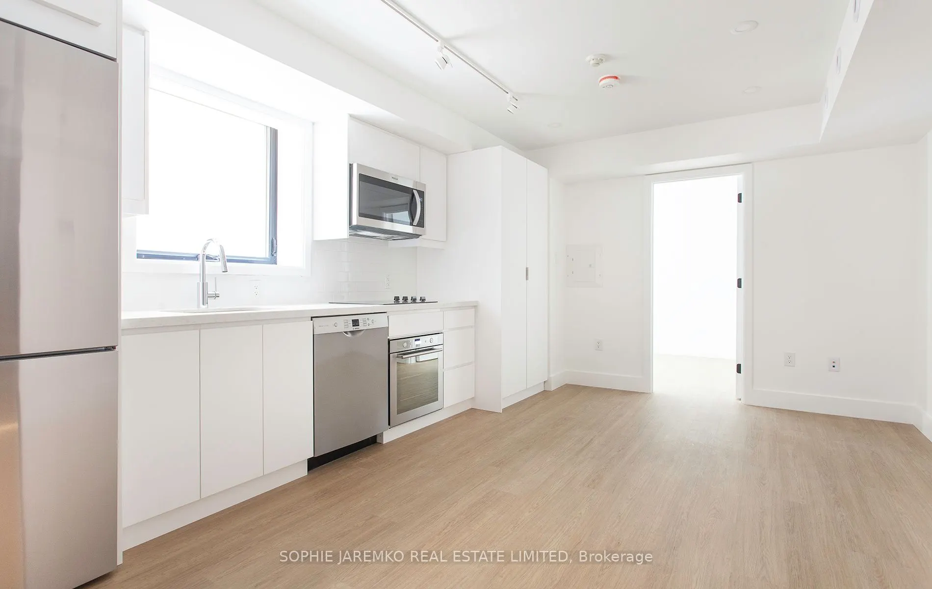 415 Roncesvalles Avenue, #2