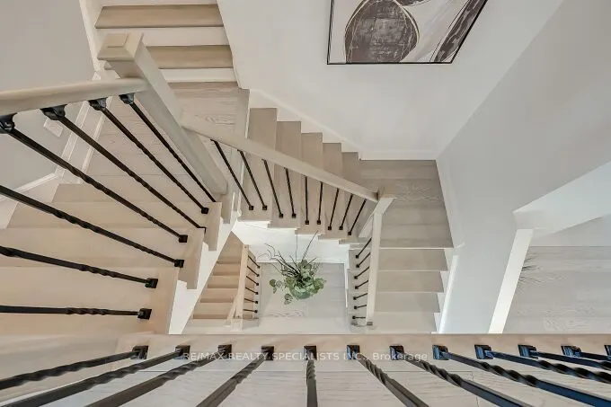 7123 White Pine Court