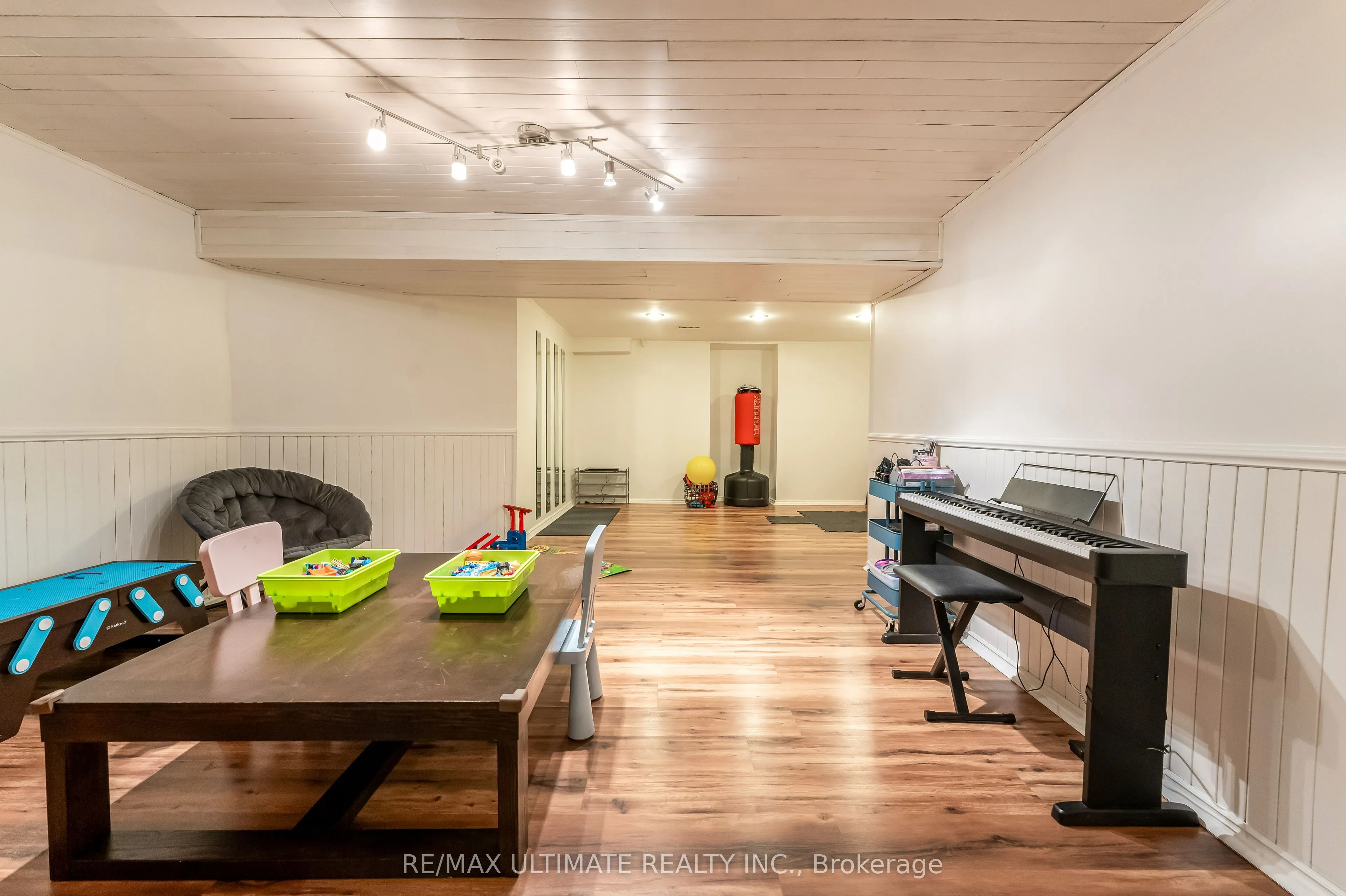 1689 Copseholm Trail