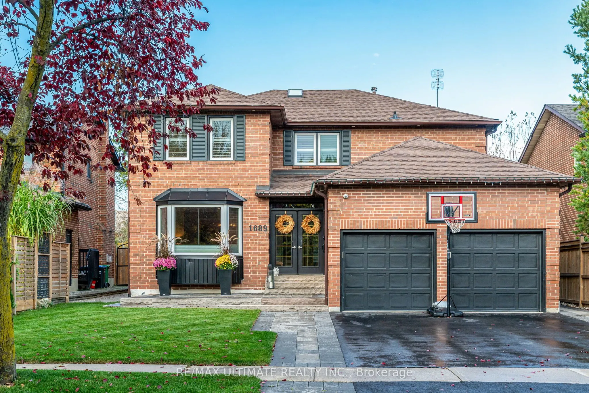 1689 Copseholm Trail