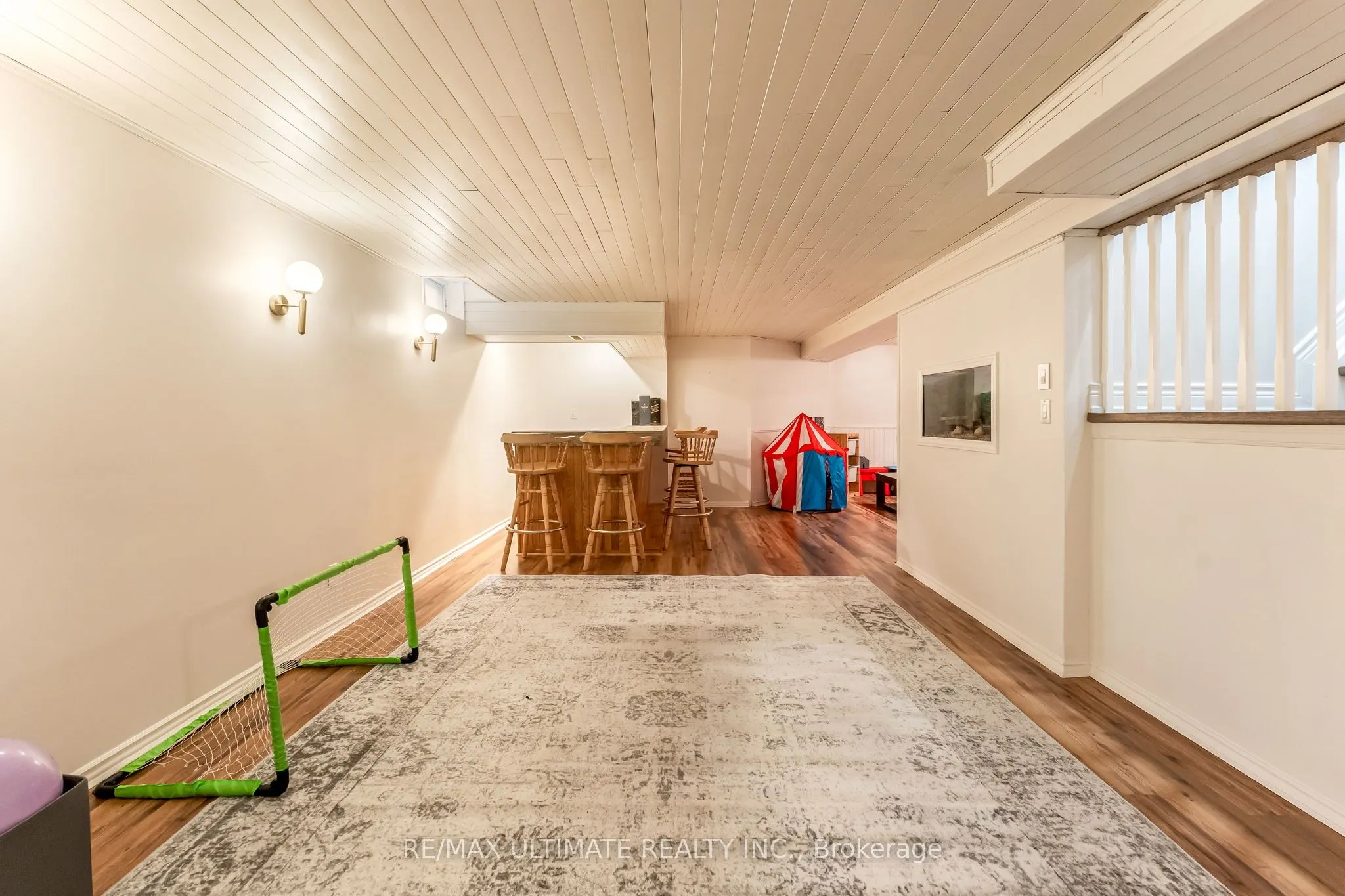 1689 Copseholm Trail