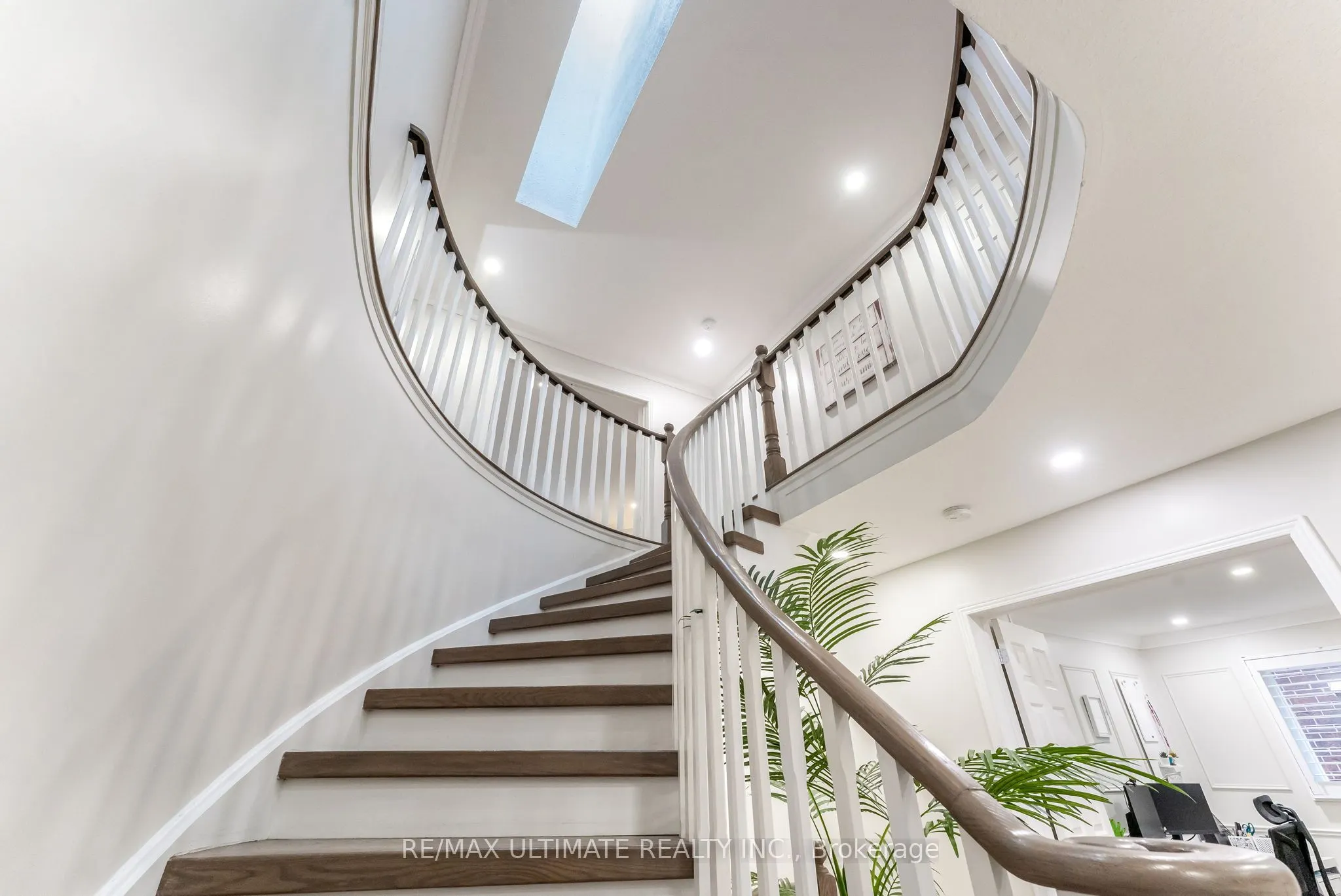 1689 Copseholm Trail