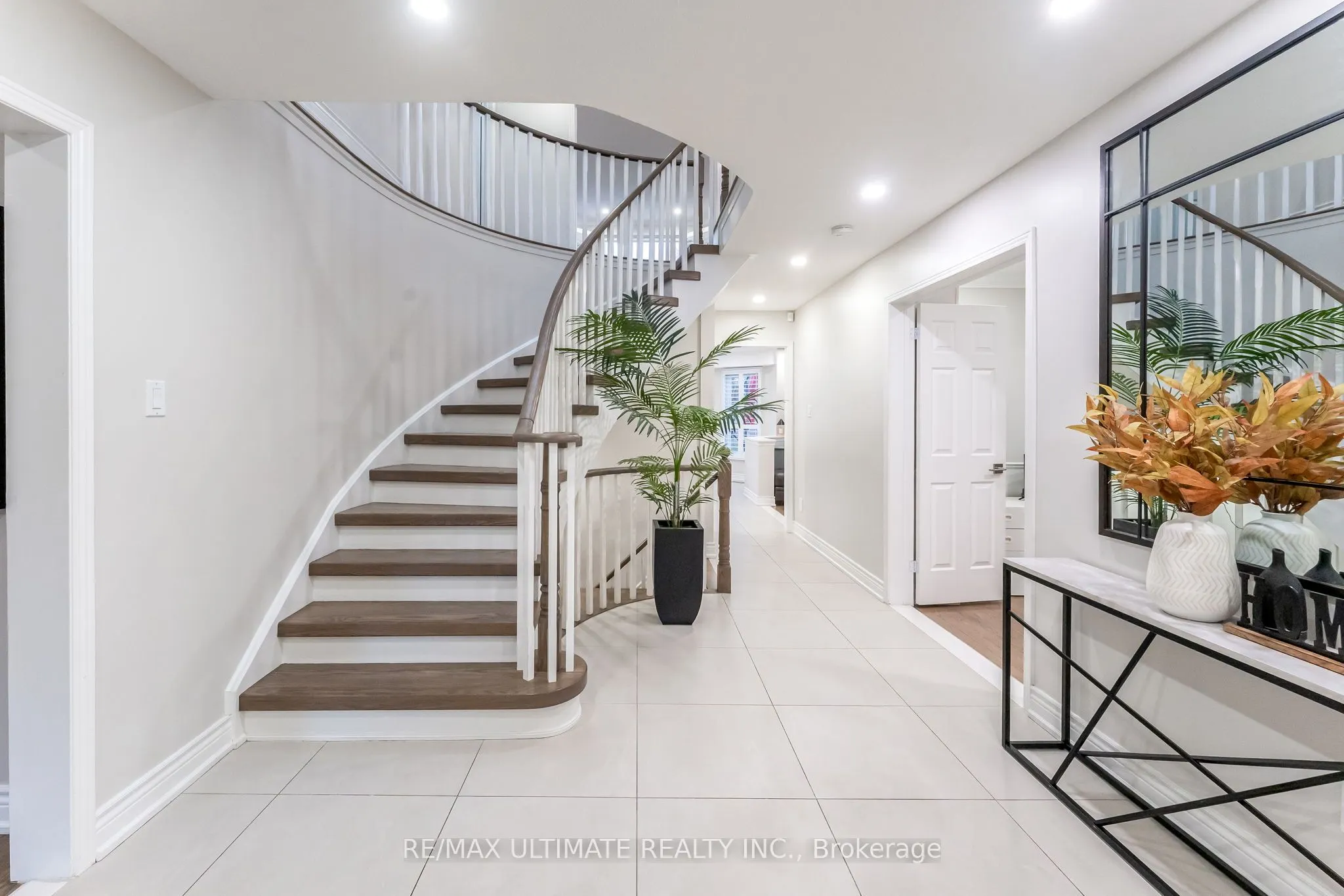 1689 Copseholm Trail