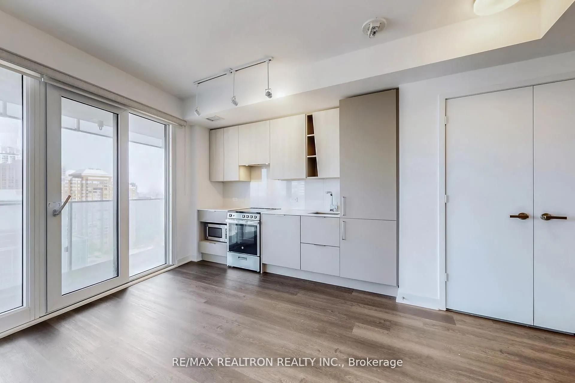 3900 Confederation Parkway, #1510