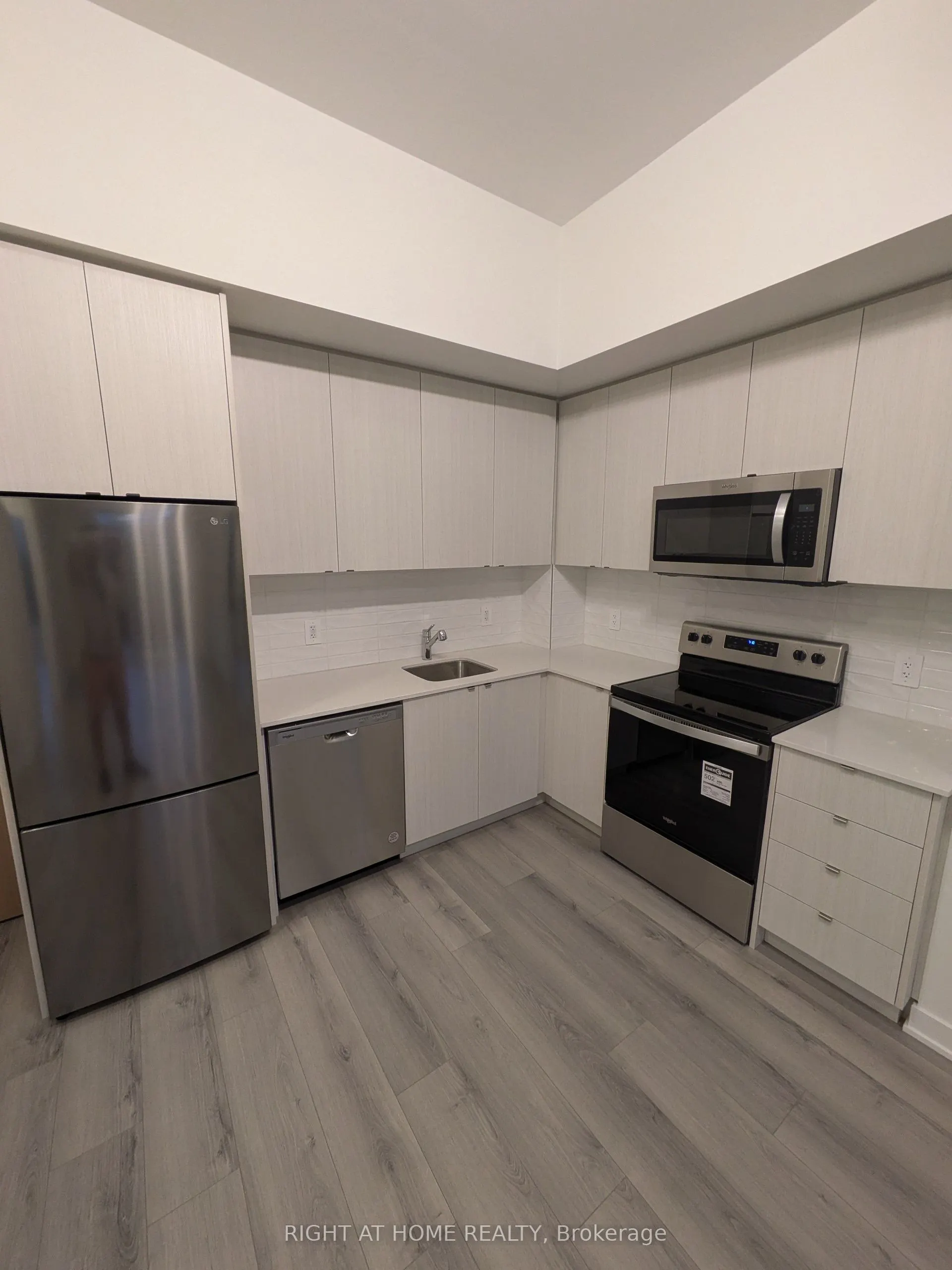 1440 Clarriage Court, #102