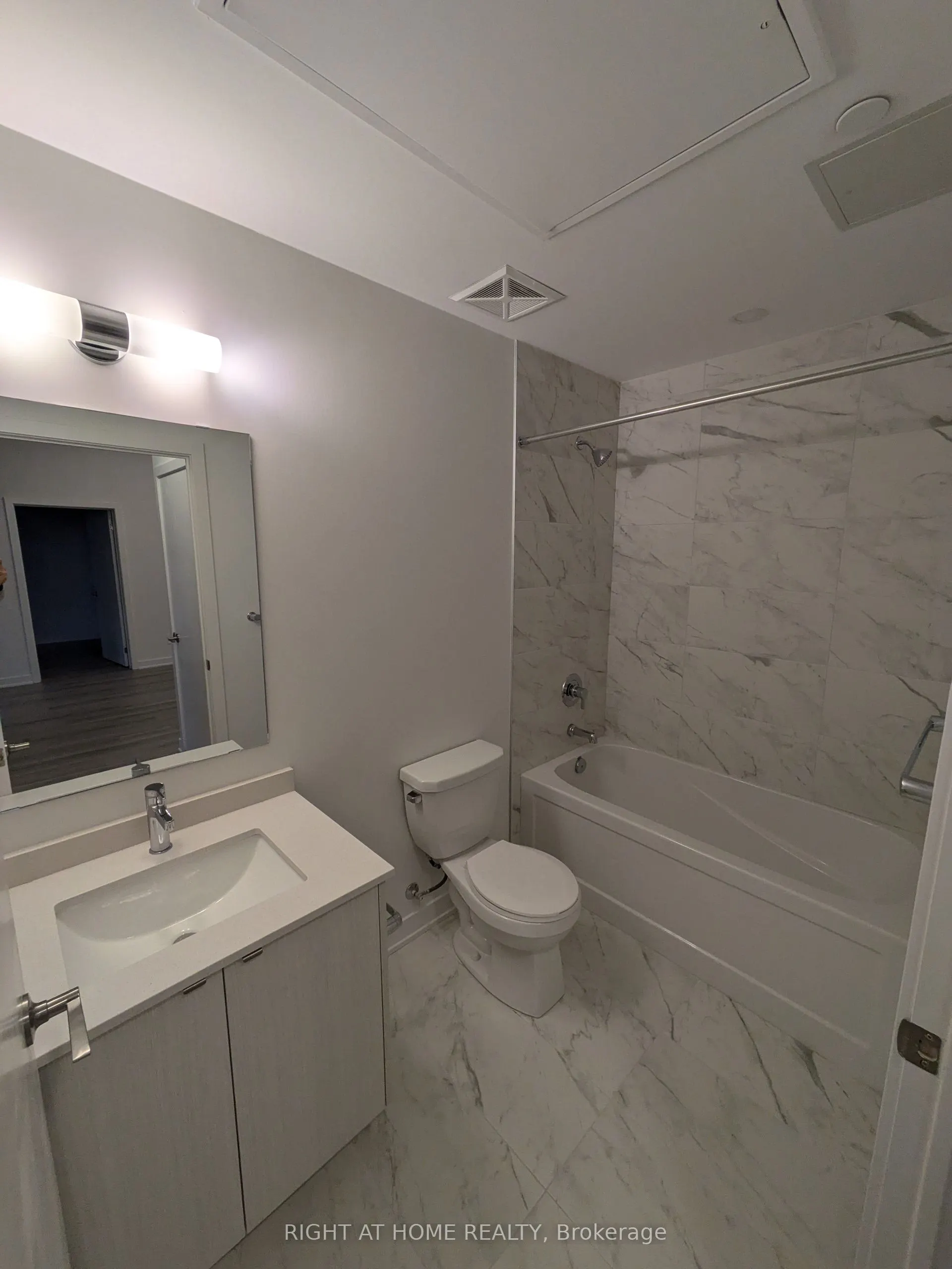 1440 Clarriage Court, #102