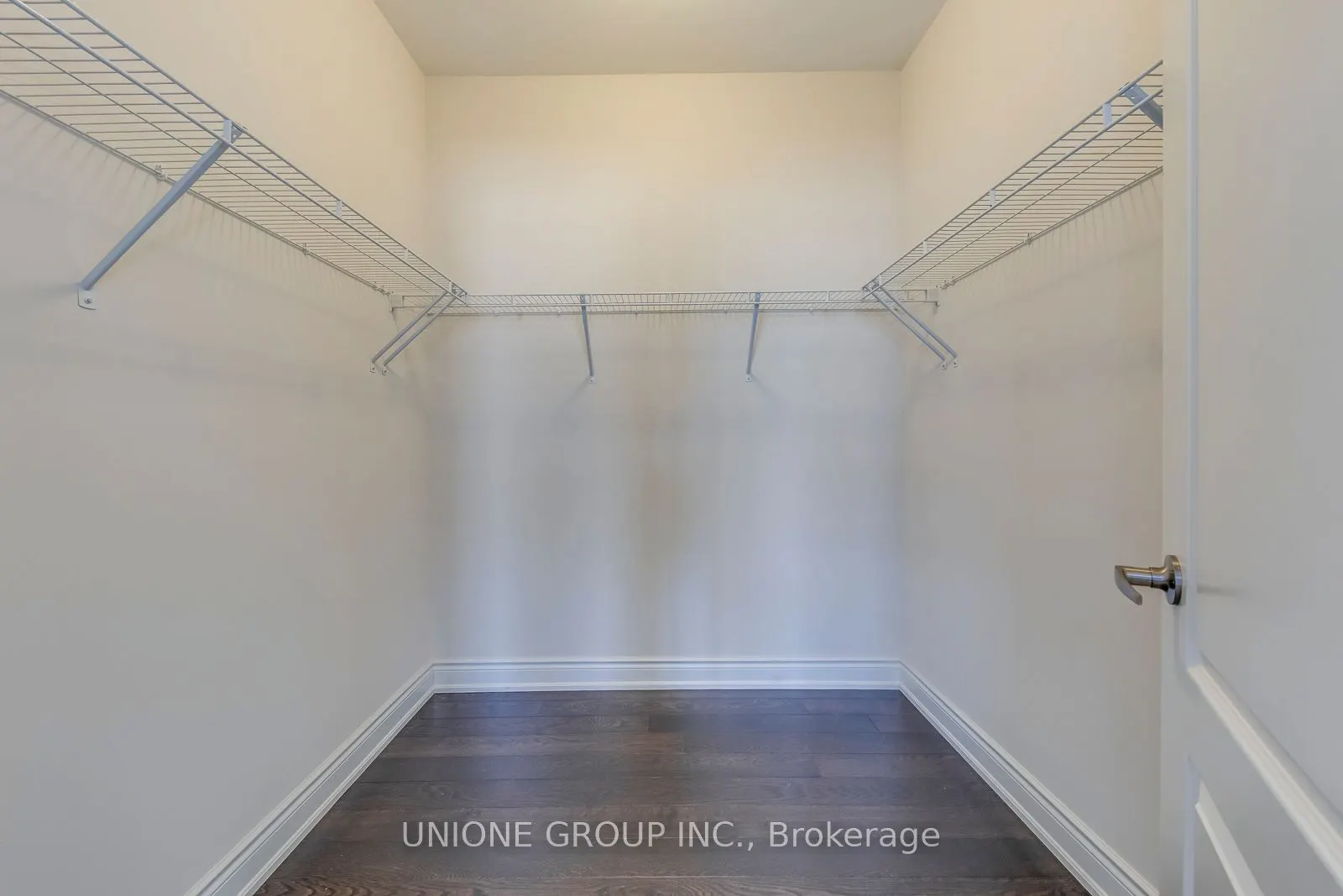 3045 Parsonage Crescent