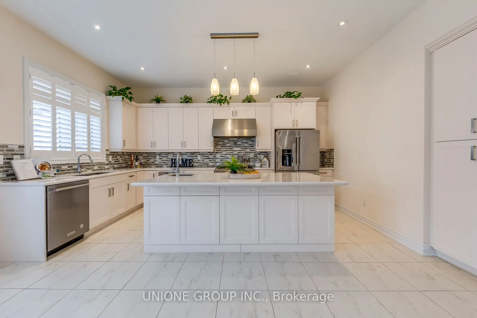 3045 Parsonage Crescent