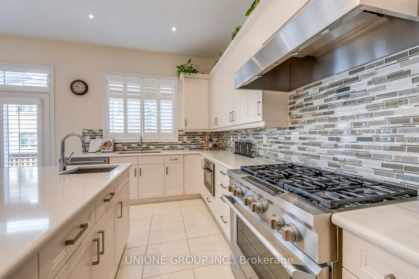 3045 Parsonage Crescent