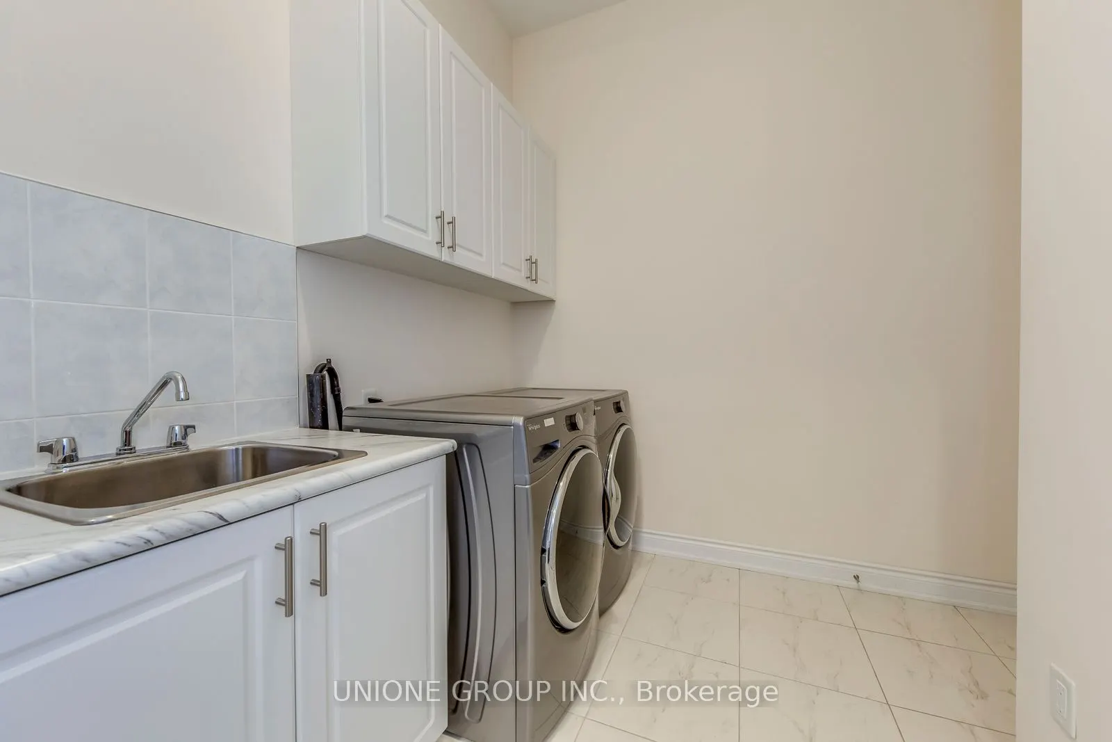 3045 Parsonage Crescent